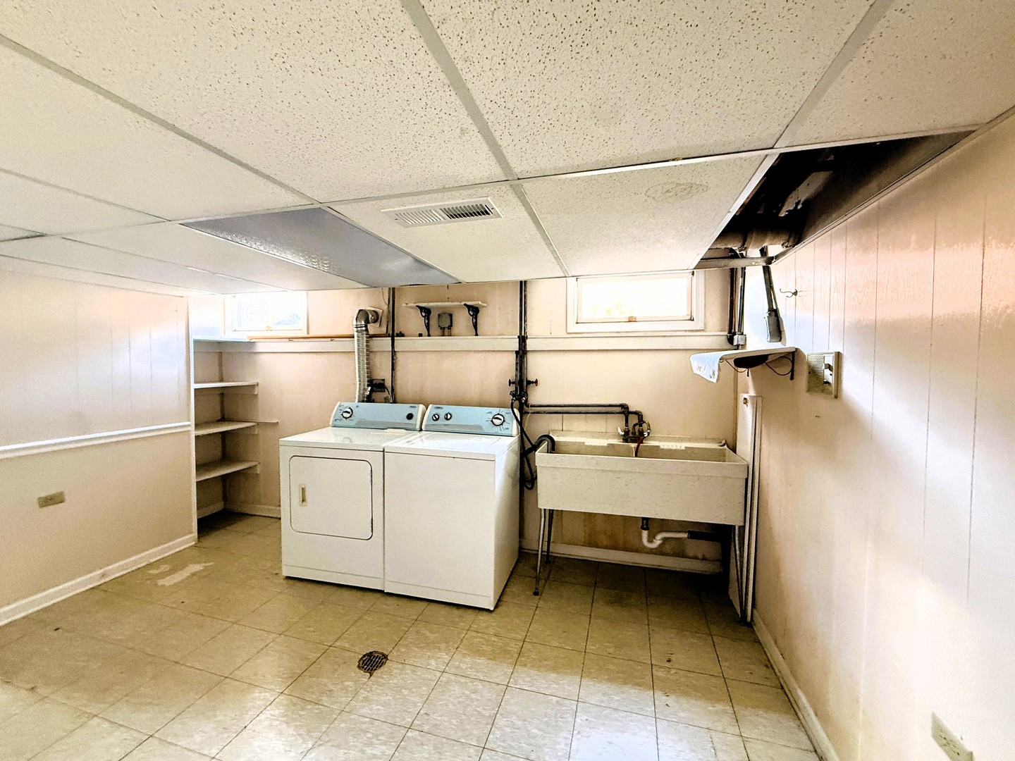 9608 S Kolin Avenue, Oak Lawn, IL 60453