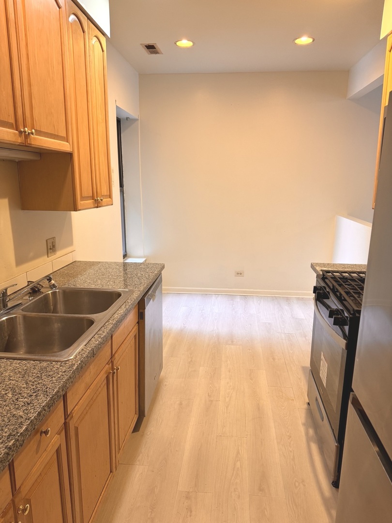 4615 S Michigan Avenue #2S, Chicago, IL 60653