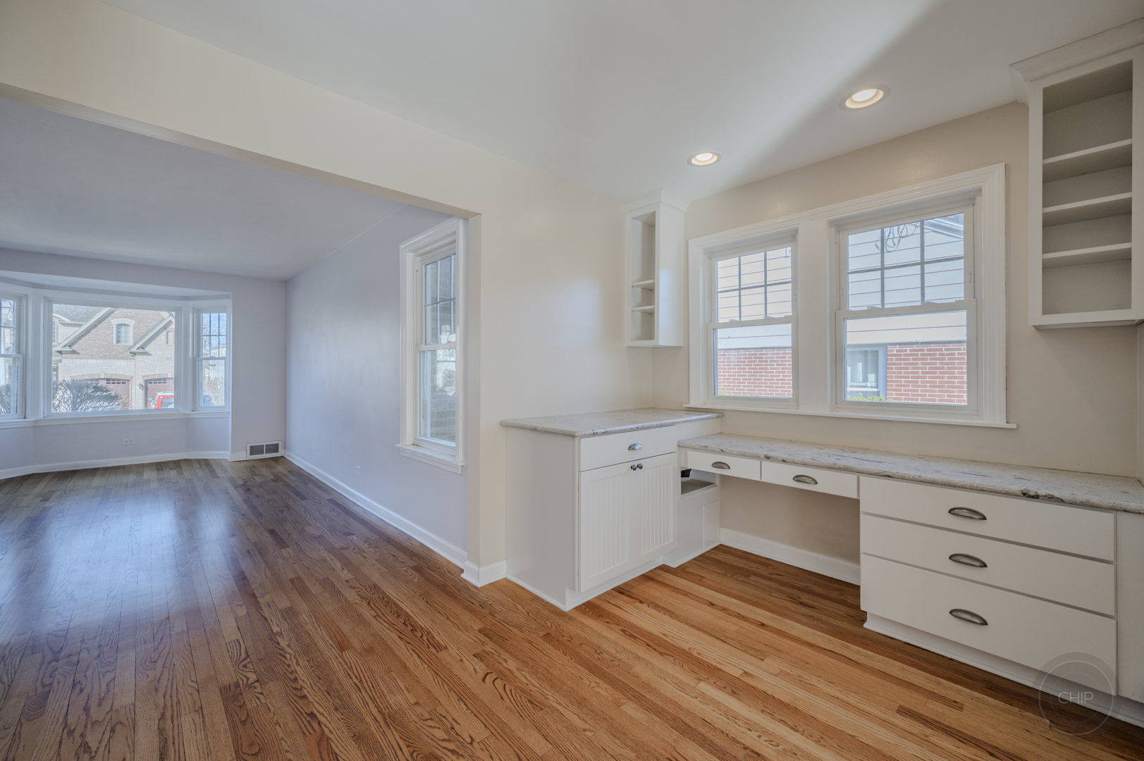 593 S Sunnyside Avenue, Elmhurst, IL 60126