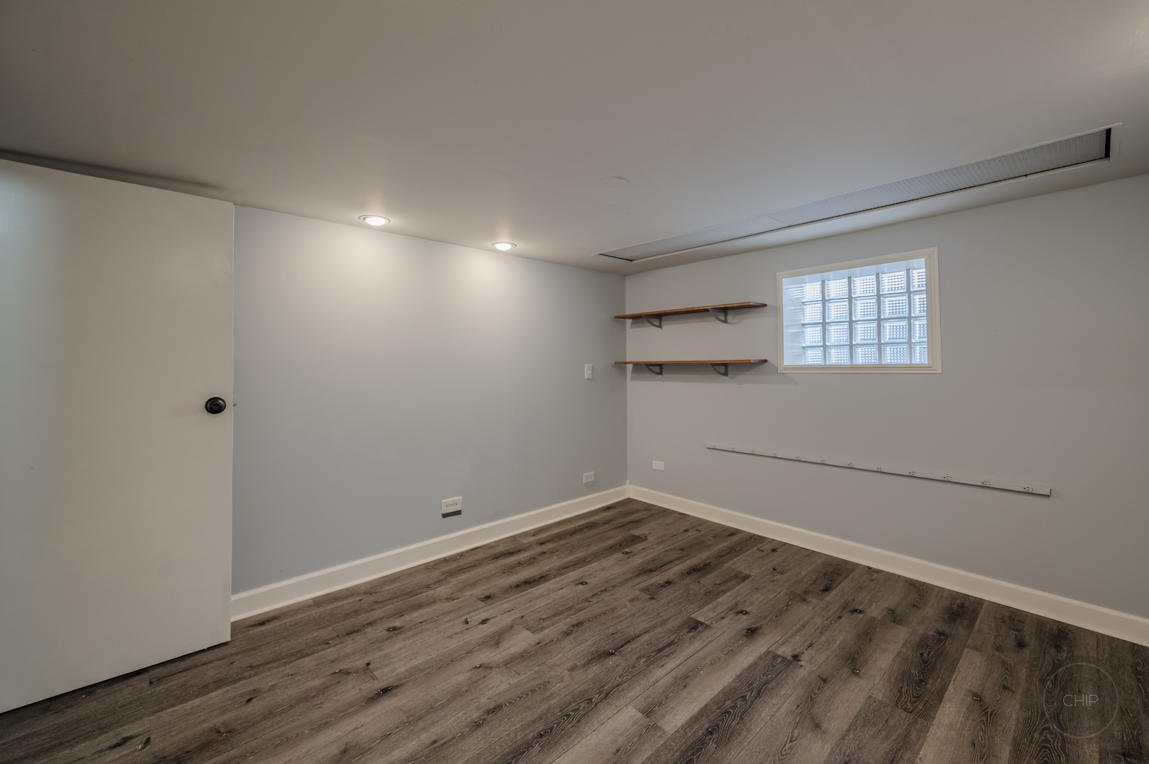 593 S Sunnyside Avenue, Elmhurst, IL 60126