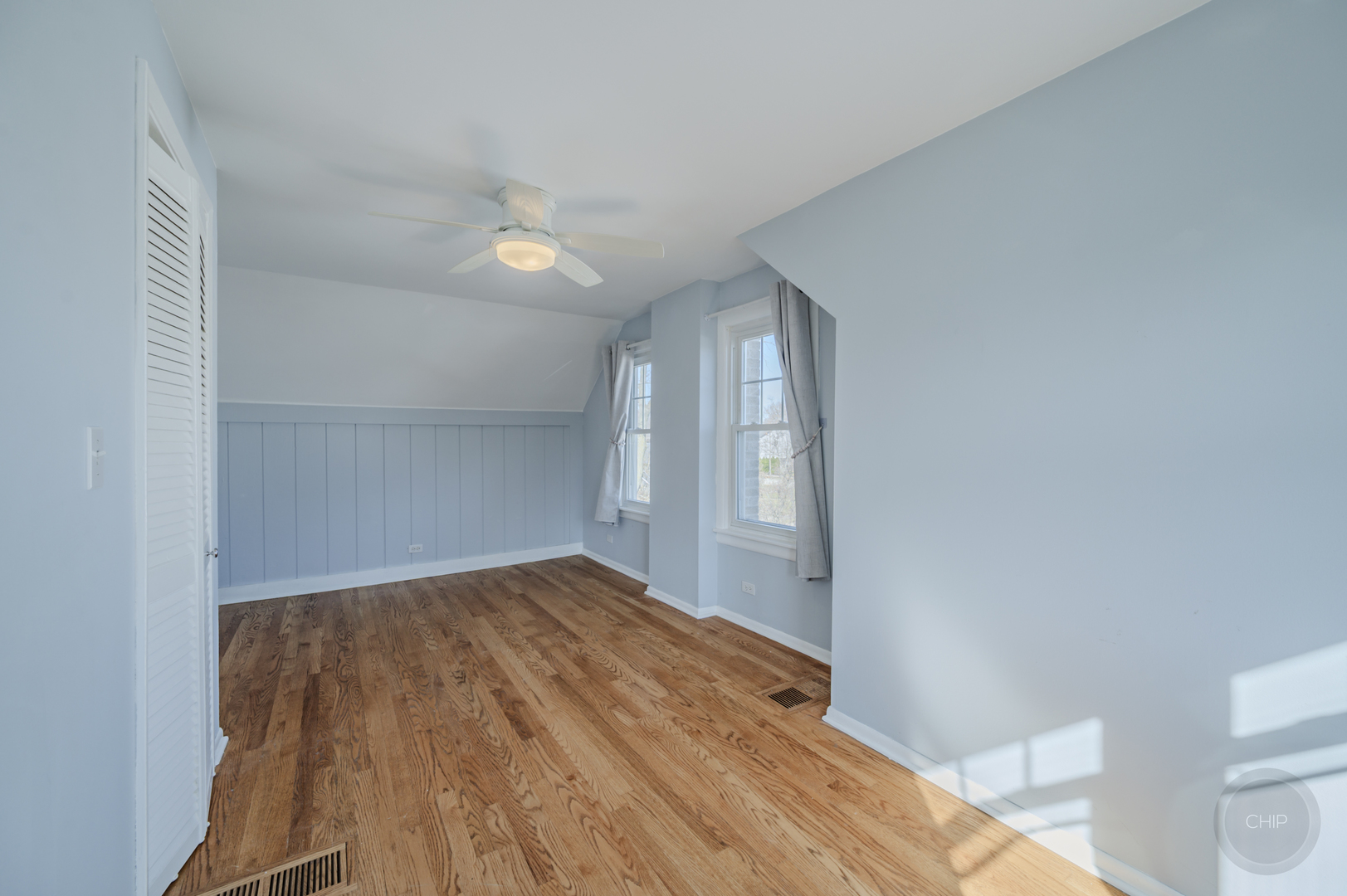 593 S Sunnyside Avenue, Elmhurst, IL 60126