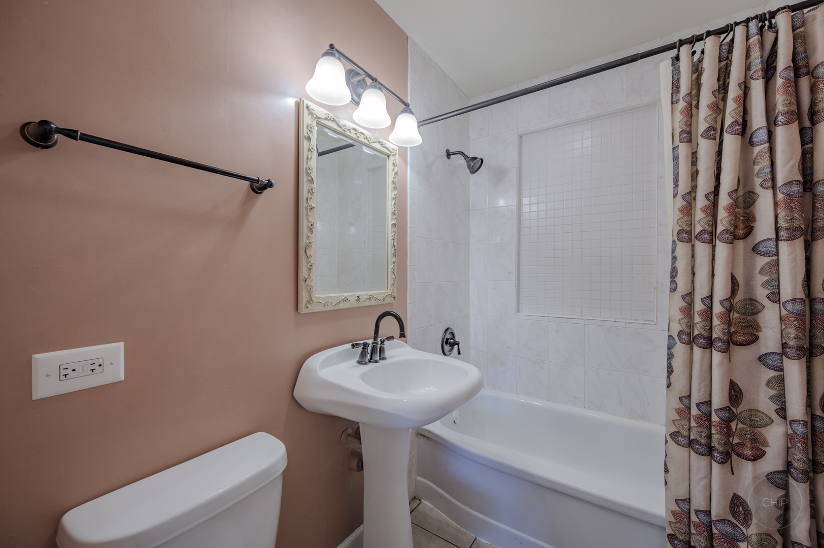 593 S Sunnyside Avenue, Elmhurst, IL 60126