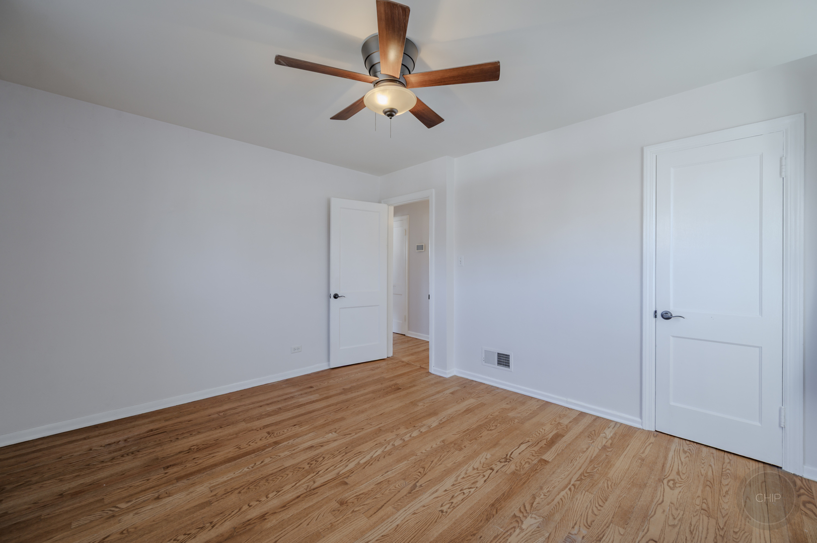 593 S Sunnyside Avenue, Elmhurst, IL 60126