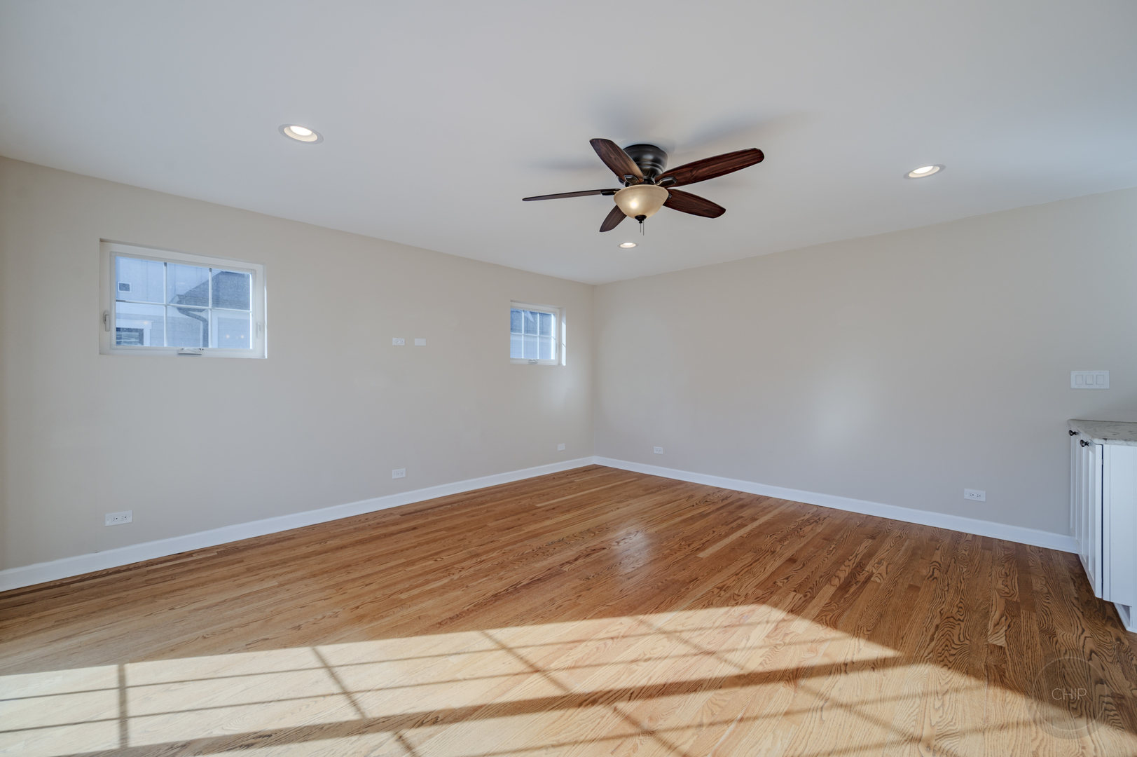 593 S Sunnyside Avenue, Elmhurst, IL 60126