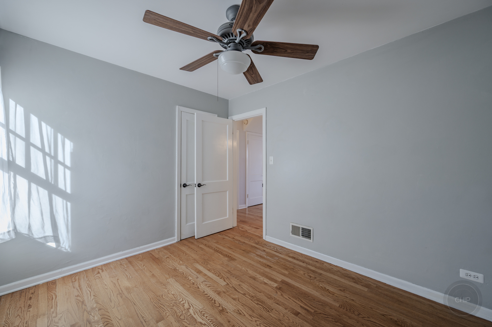 593 S Sunnyside Avenue, Elmhurst, IL 60126