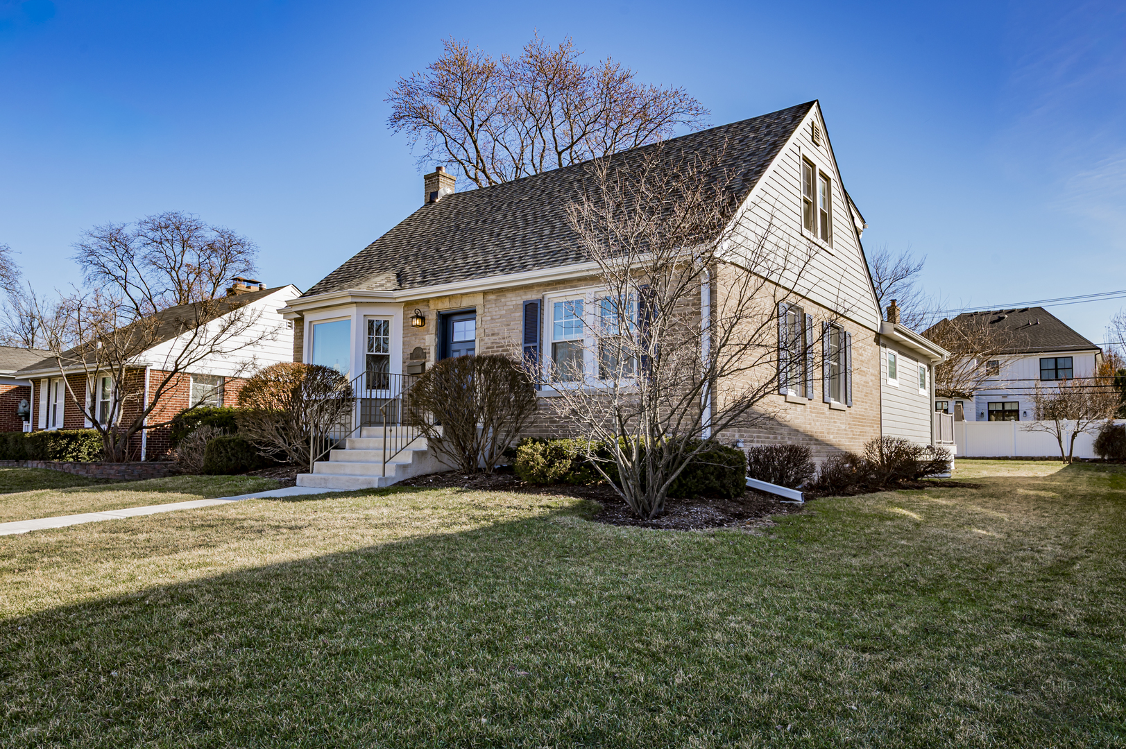 593 S Sunnyside Avenue, Elmhurst, IL 60126