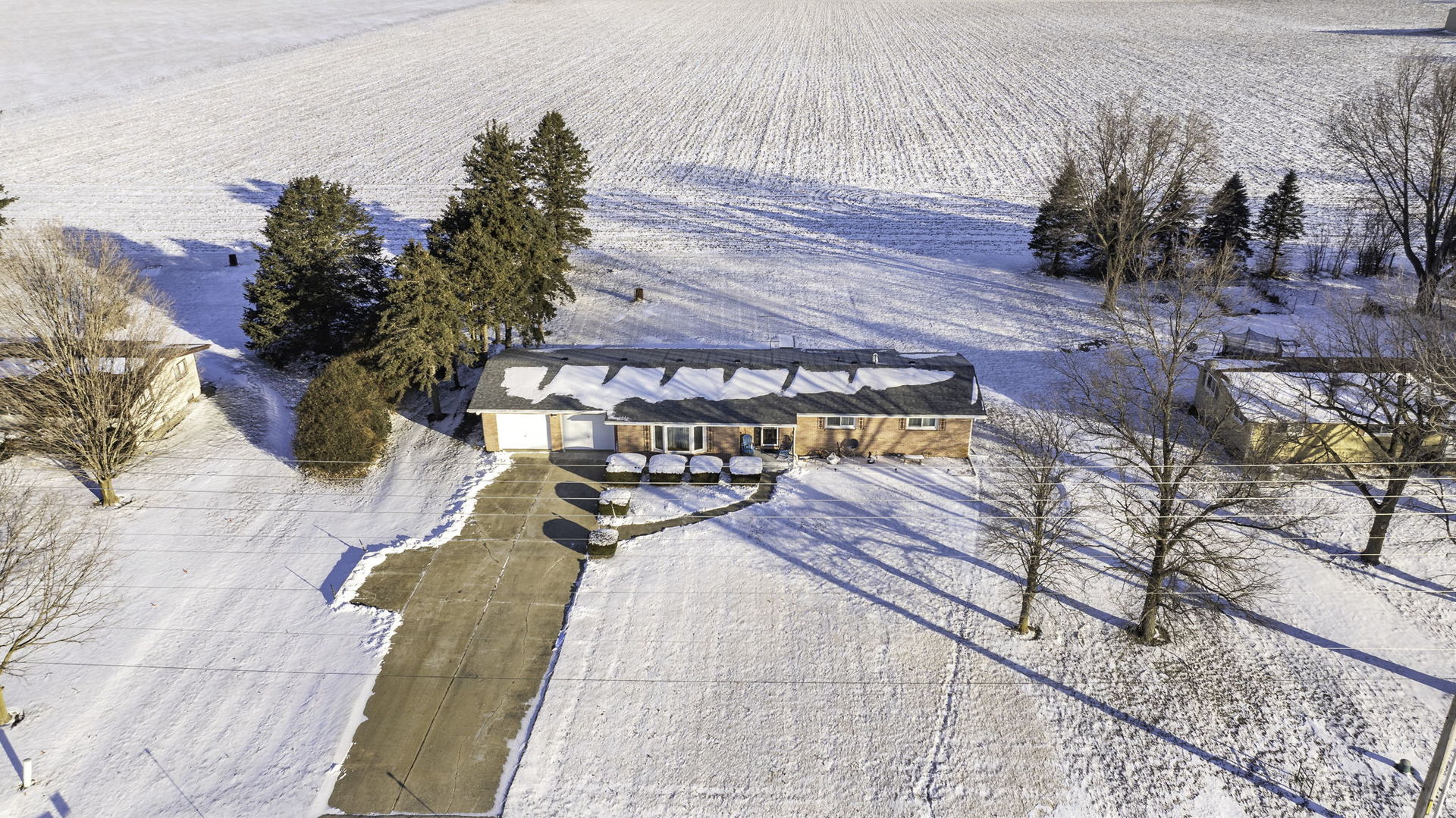 1681 N 33rd Road, Ottawa, IL 61350