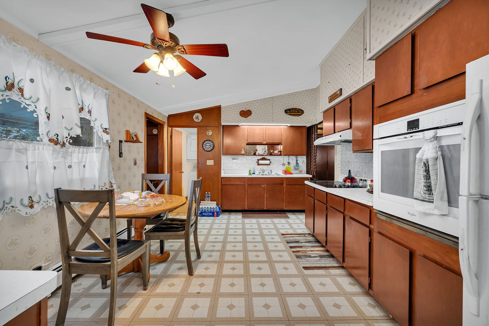 1681 N 33rd Road, Ottawa, IL 61350