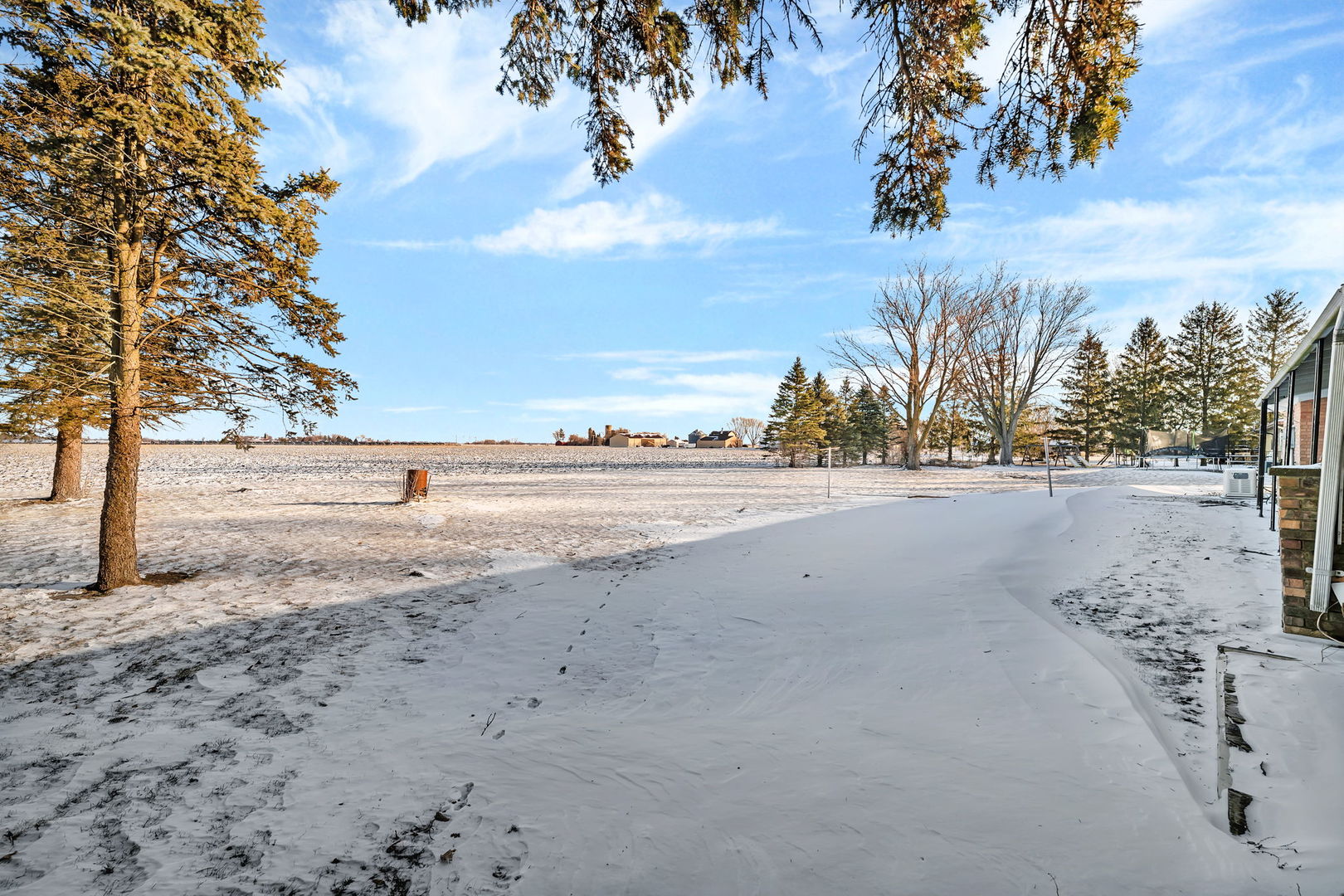 1681 N 33rd Road, Ottawa, IL 61350