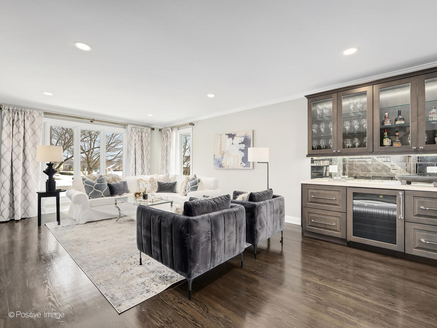 2S630 AVENUE CHATEAUX EAST, Oak Brook, IL 60523