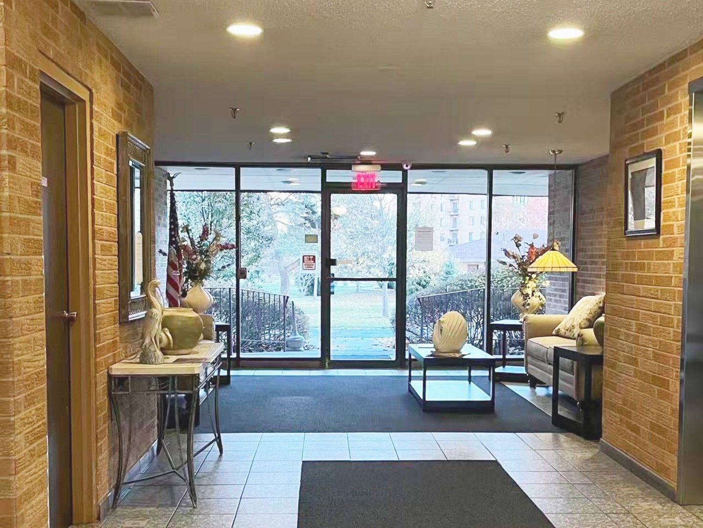 1727 W Crystal Lane #707B, Mount Prospect, IL 60056