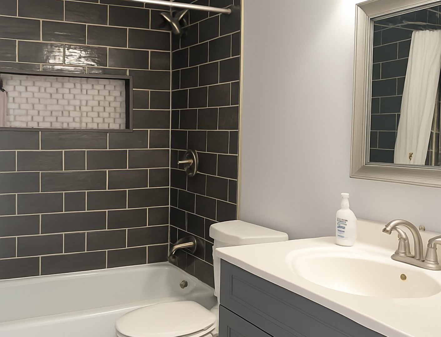 1727 W Crystal Lane #707B, Mount Prospect, IL 60056