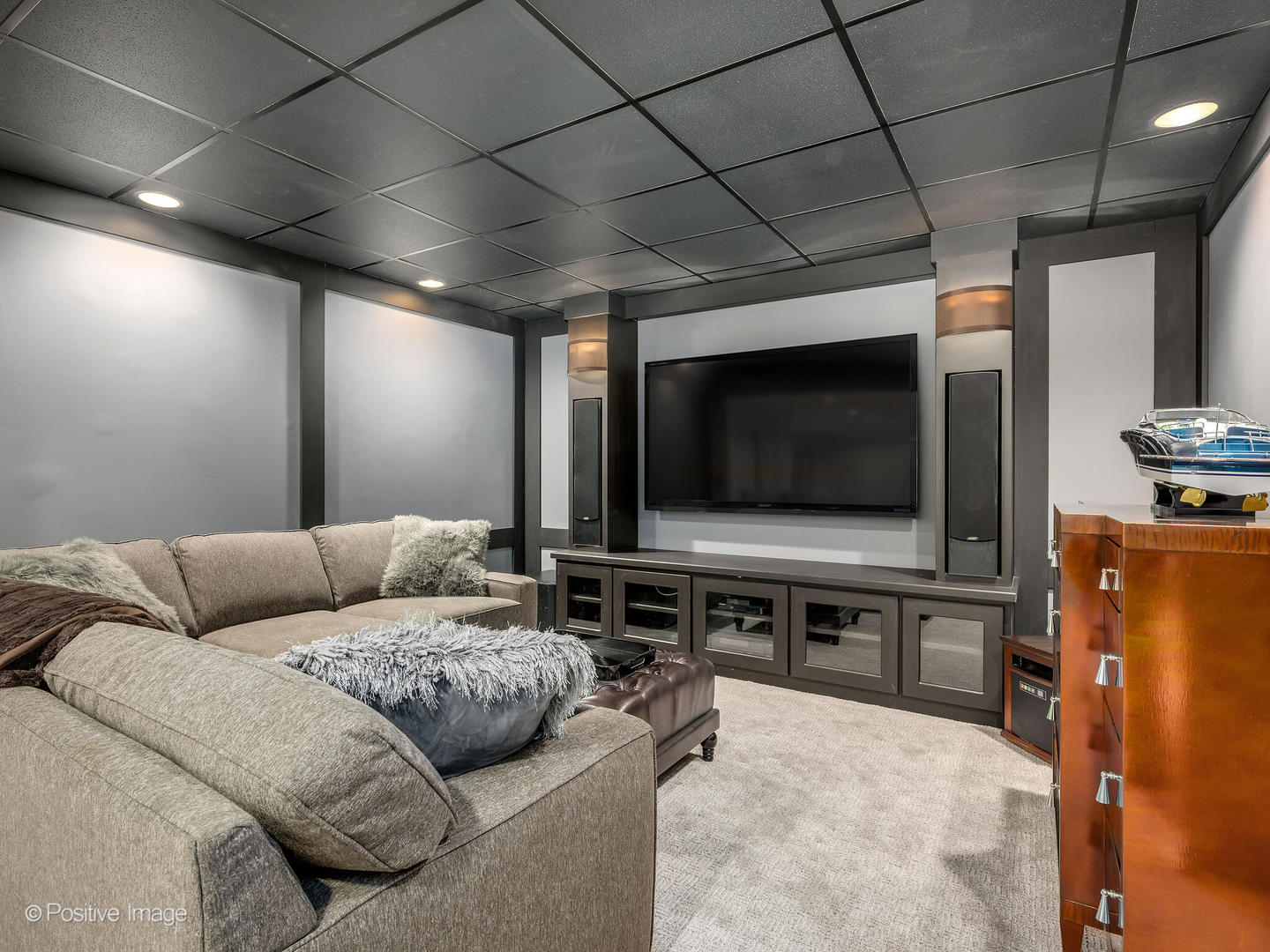 5 Andrew Court, Burr Ridge, IL 60527