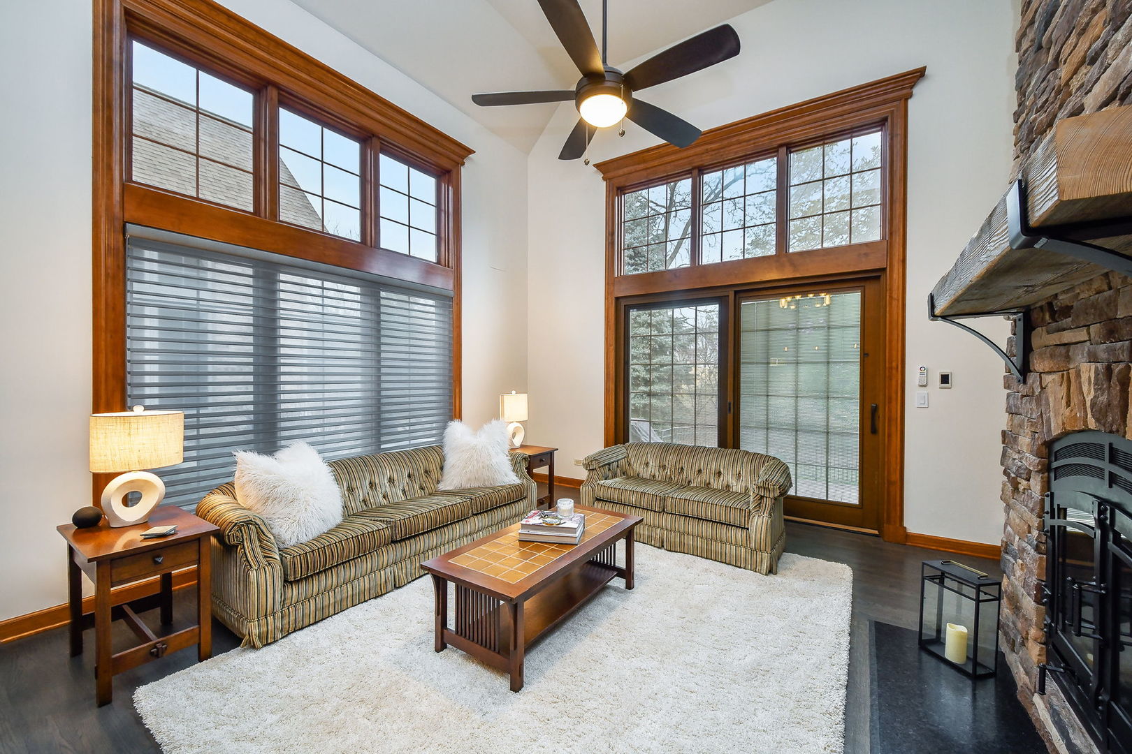 2009 MacKenzie Place #2009, Wheaton, IL 60187