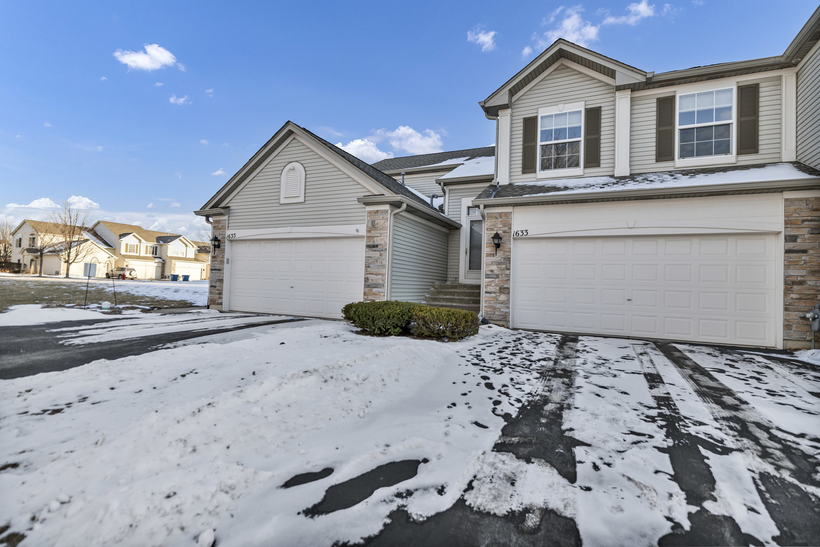 1633 Fredericksburg Lane #1633, Aurora, IL 60503