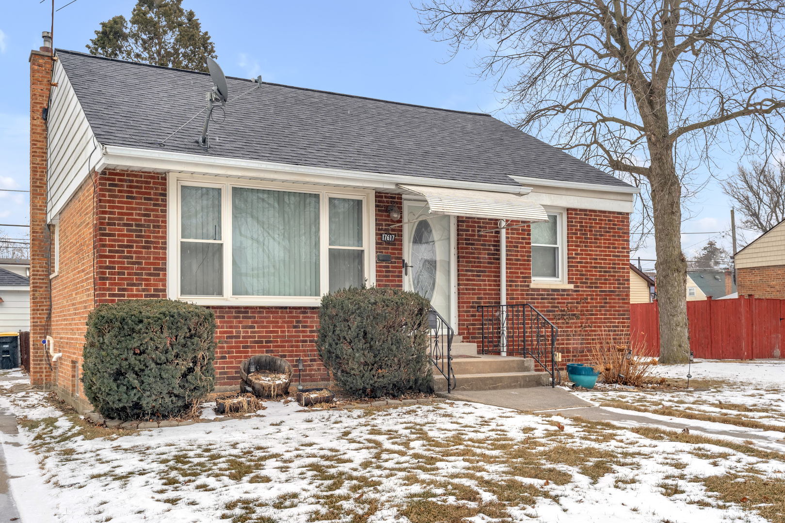 17617 Burnham Avenue, Lansing, IL 60438