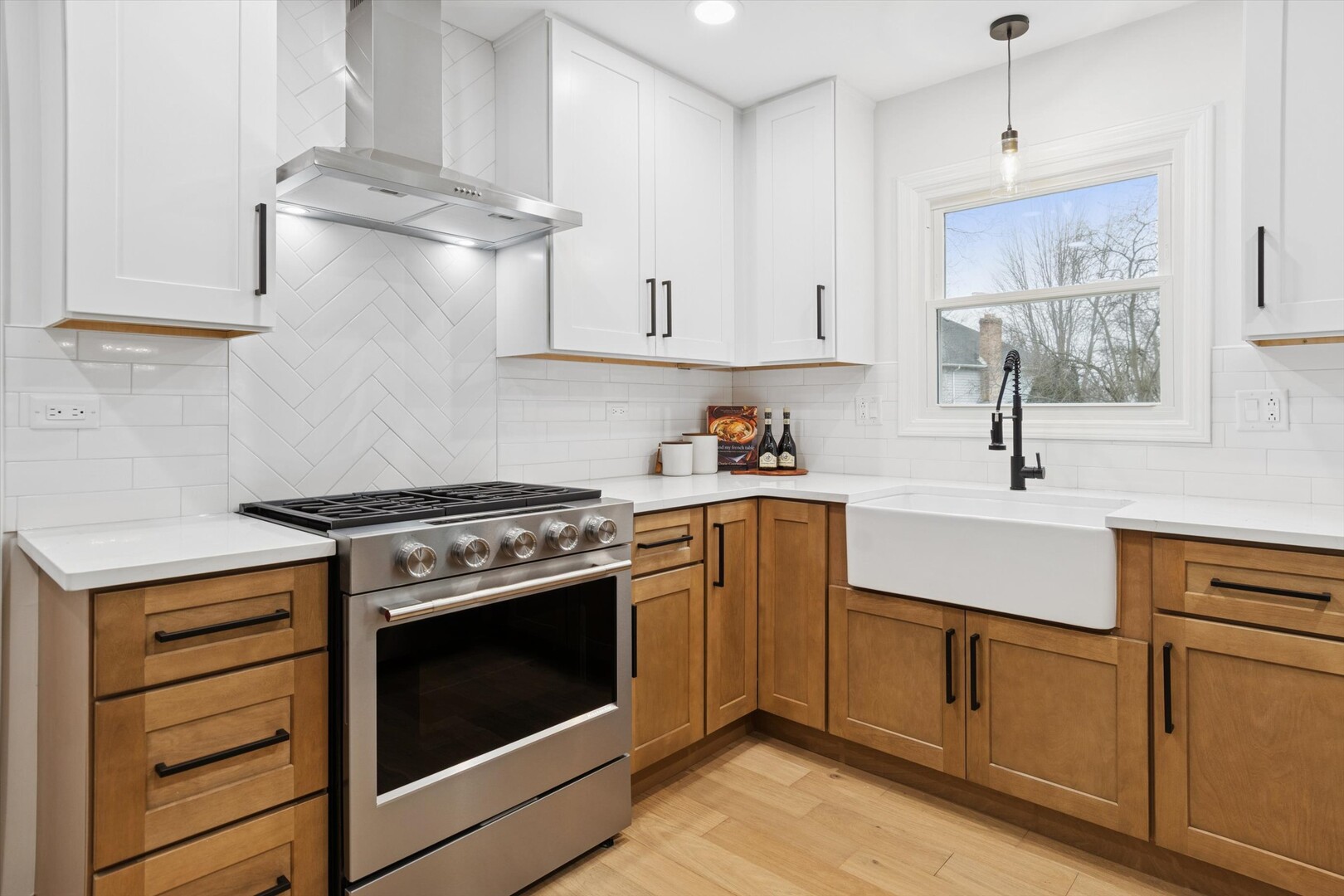 731 S River Road, Naperville, IL 60540