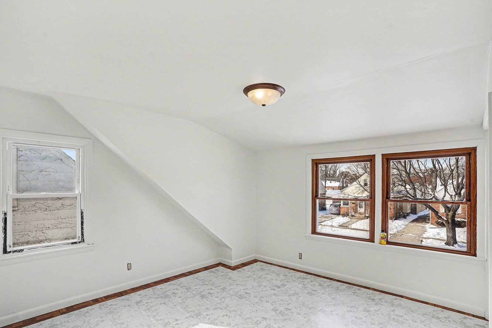 18009 Commercial Avenue, Lansing, IL 60438