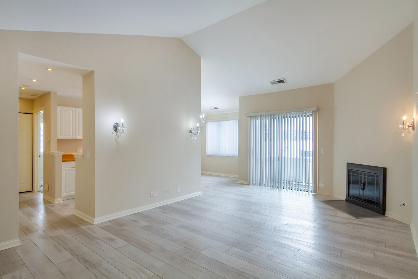 25 Superior Court #L2, Schaumburg, IL 60193