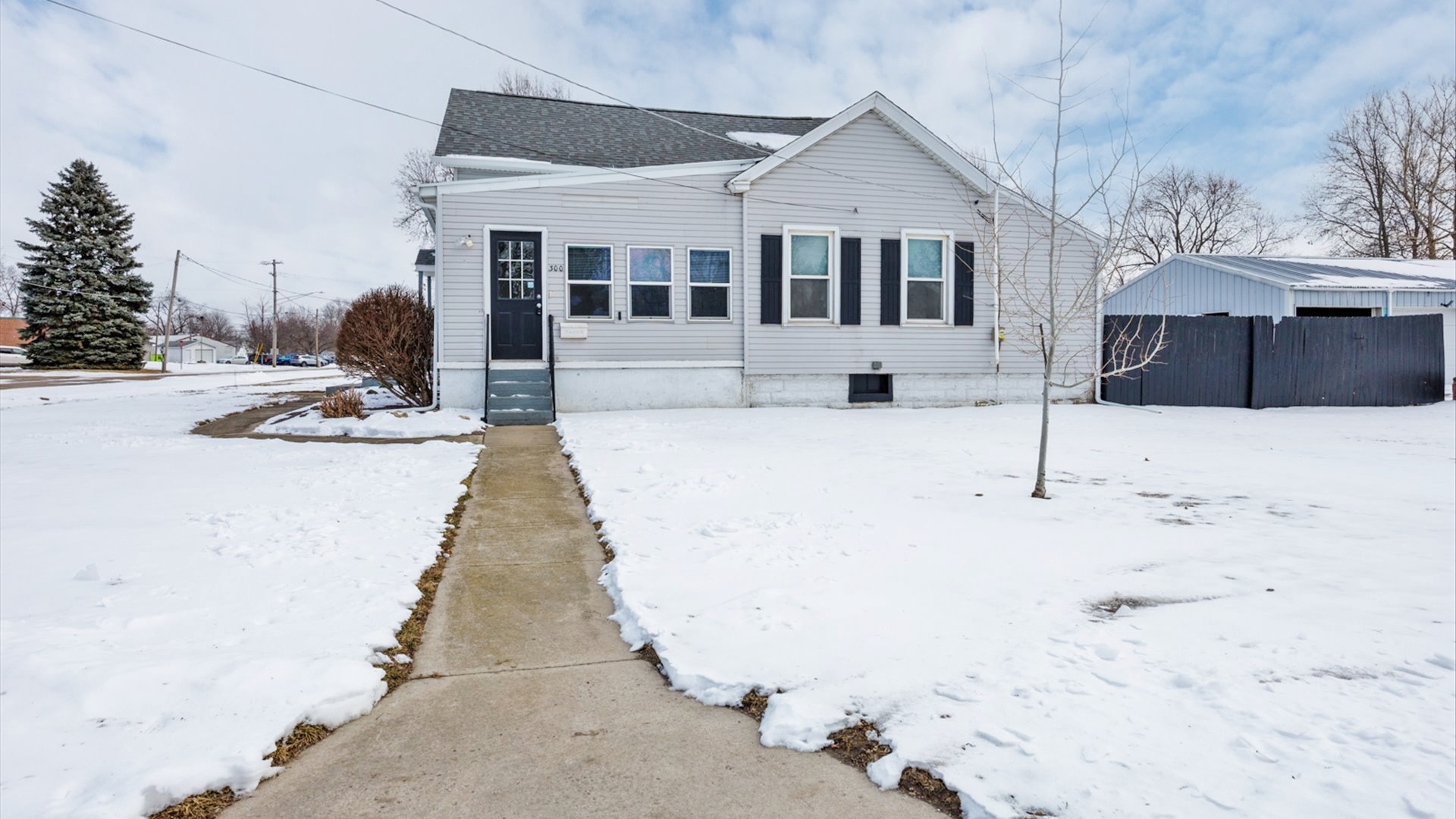 300 E South Street, Atlanta, IL 61723