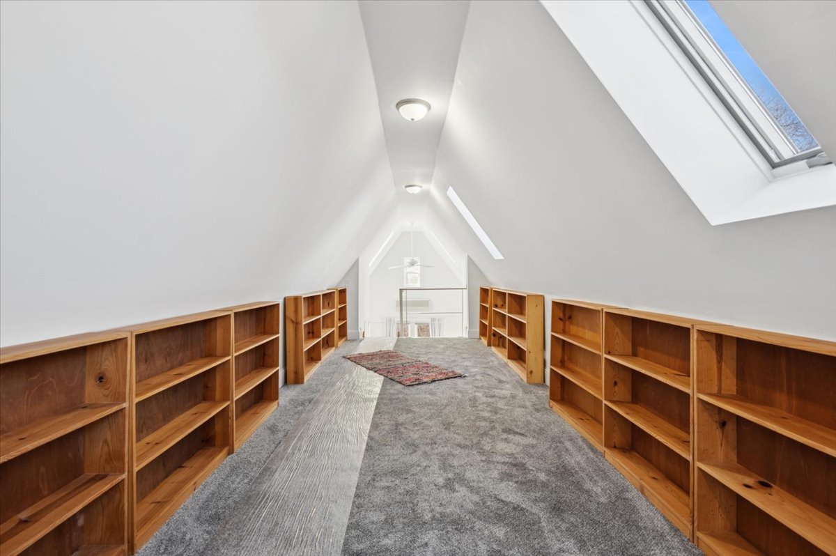 5428 S Blackstone Avenue, Chicago, IL 60615