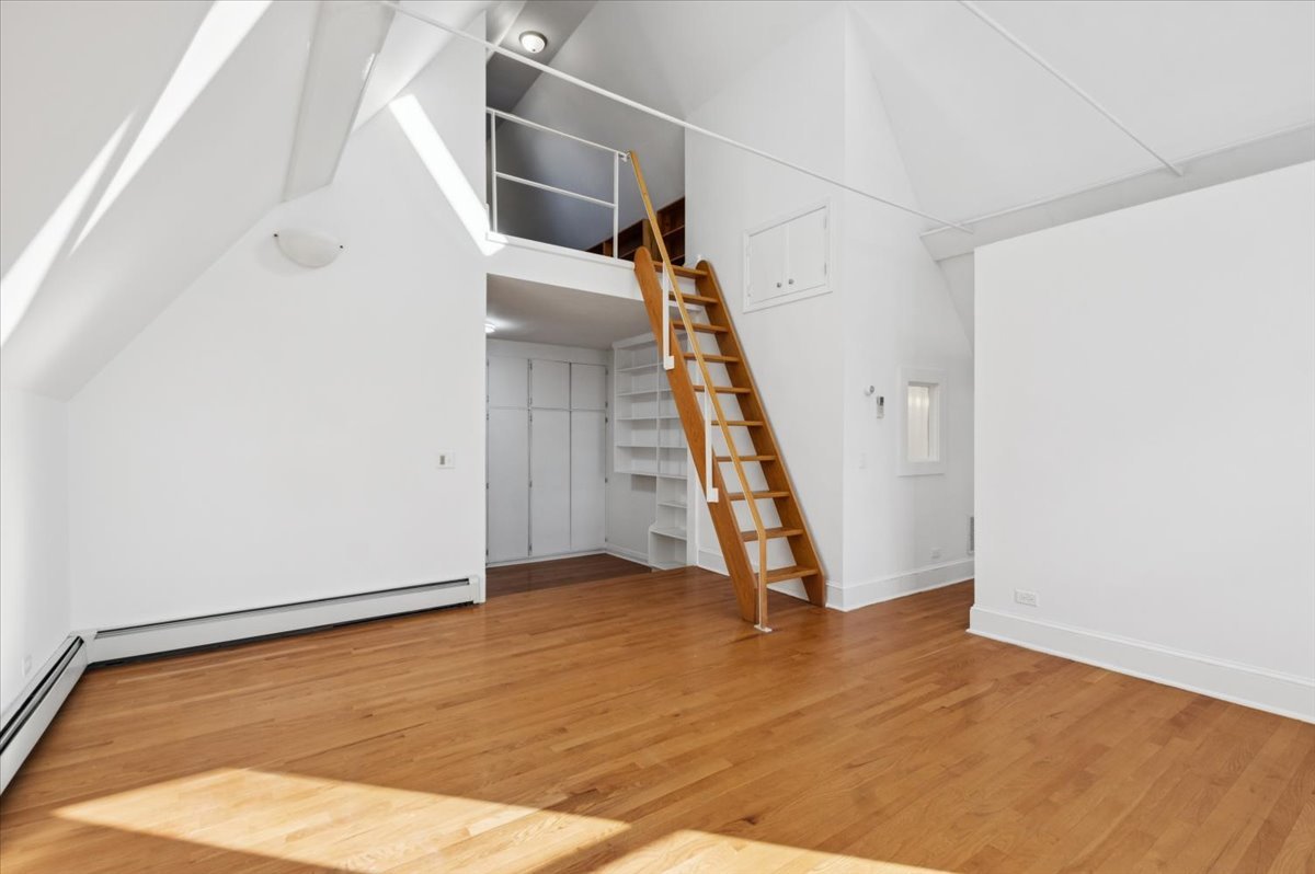 5428 S Blackstone Avenue, Chicago, IL 60615