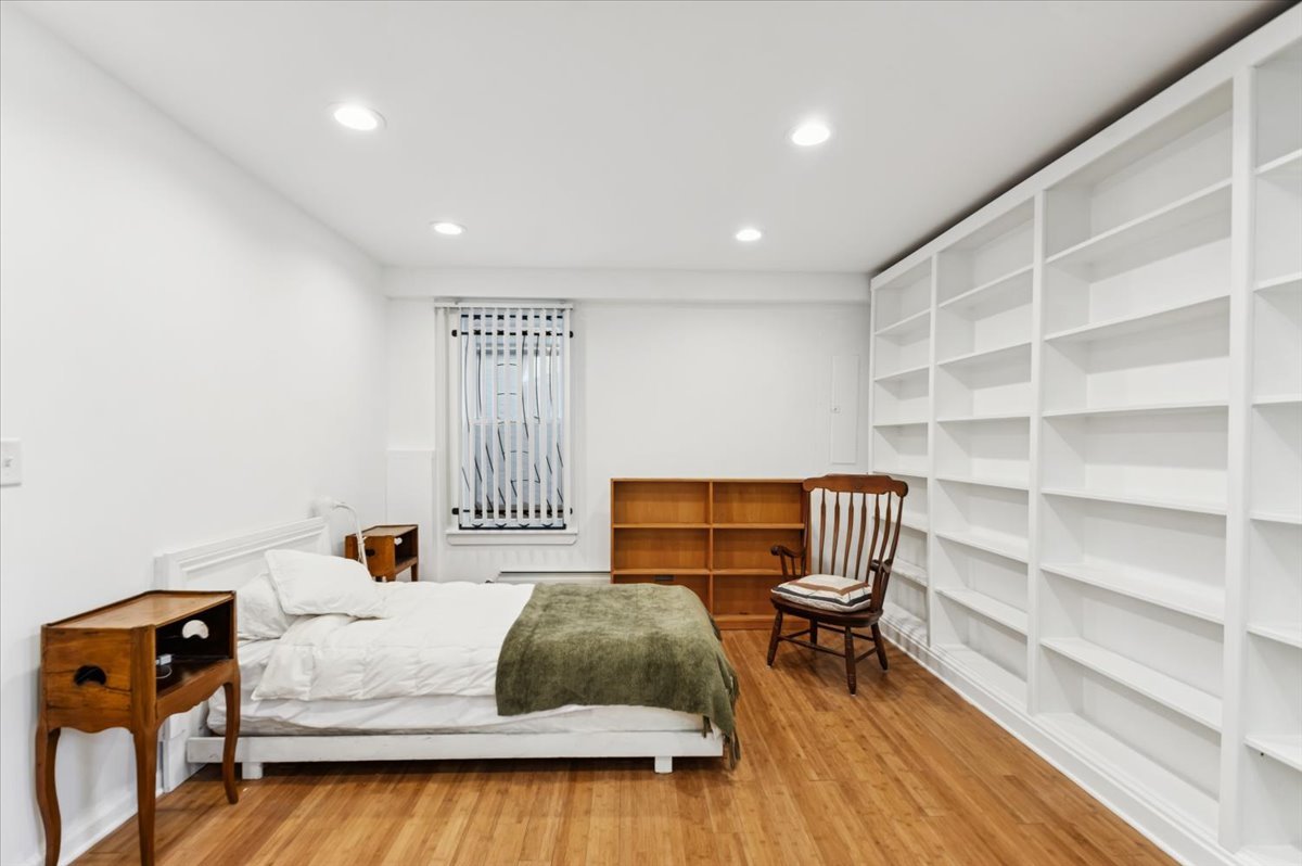 5428 S Blackstone Avenue, Chicago, IL 60615