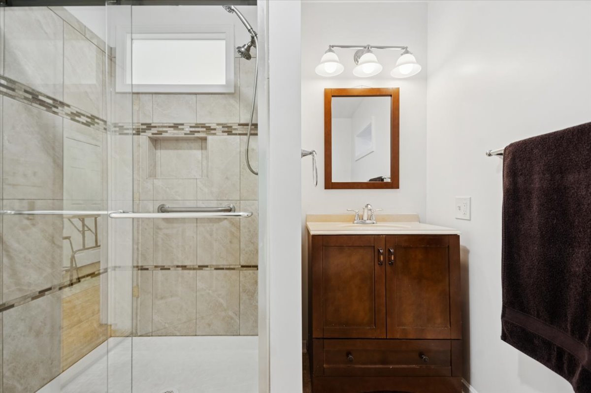 5428 S Blackstone Avenue, Chicago, IL 60615