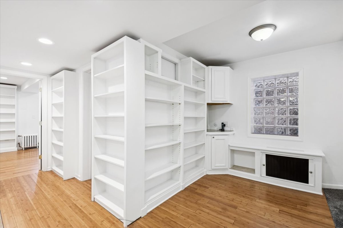 5428 S Blackstone Avenue, Chicago, IL 60615