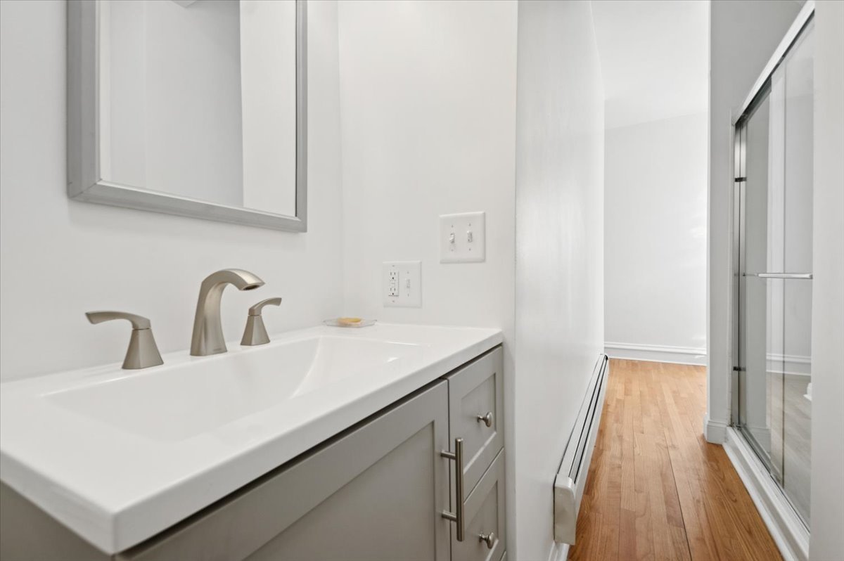 5428 S Blackstone Avenue, Chicago, IL 60615