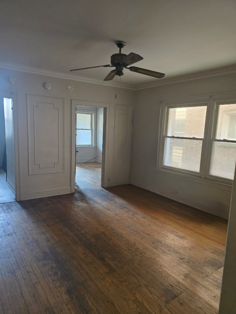 8123 S Vernon Avenue, Chicago, IL 60619