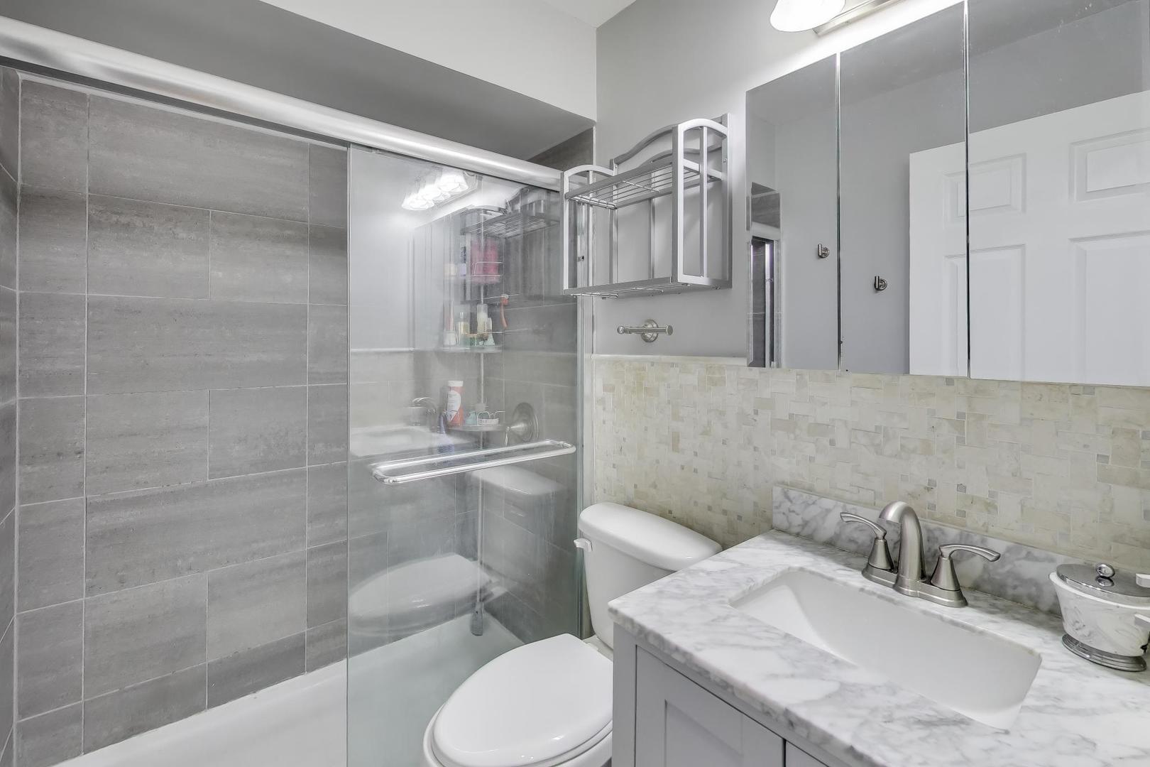 5510 Lincoln Avenue #B205, Morton Grove, IL 60053