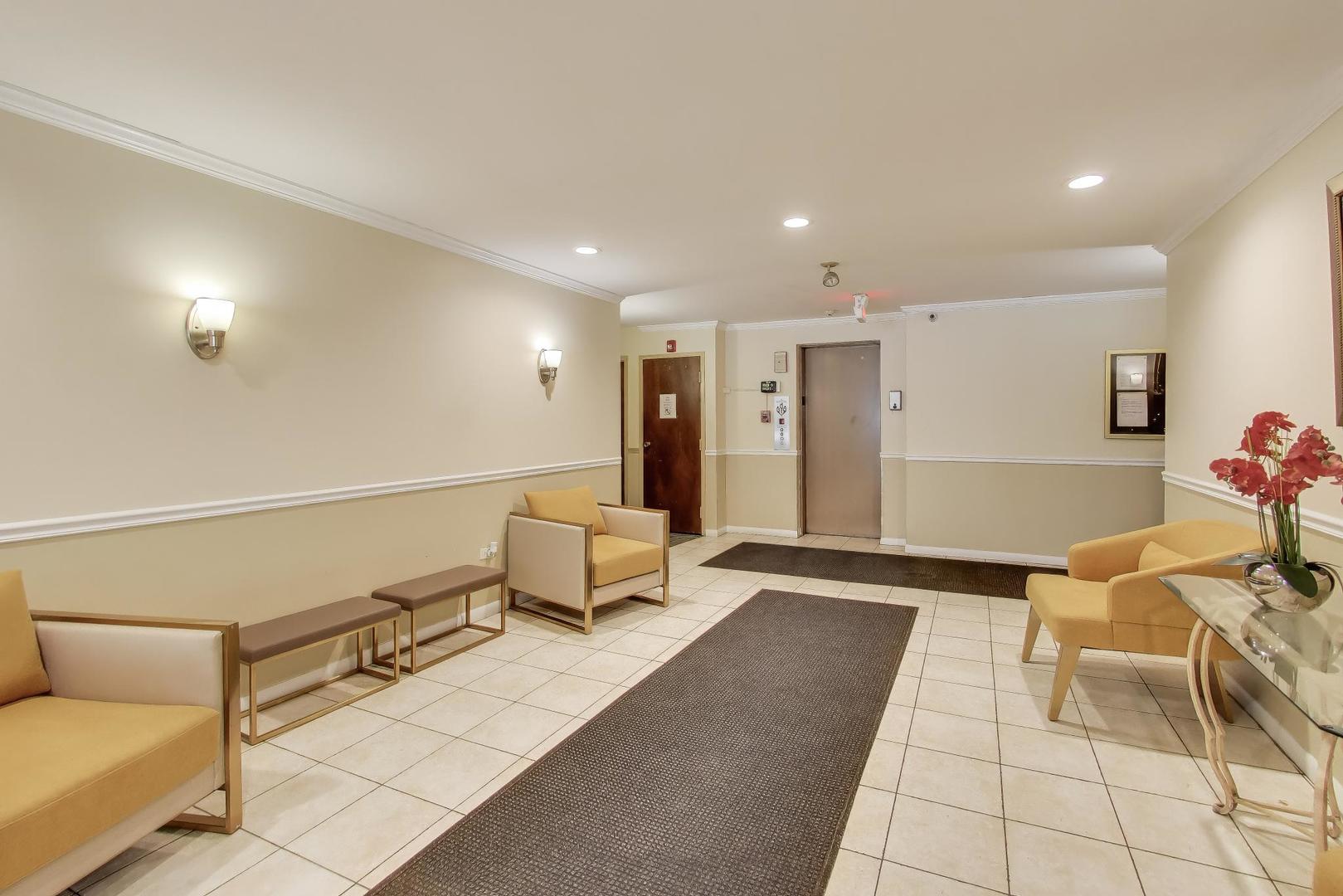 5510 Lincoln Avenue #B205, Morton Grove, IL 60053