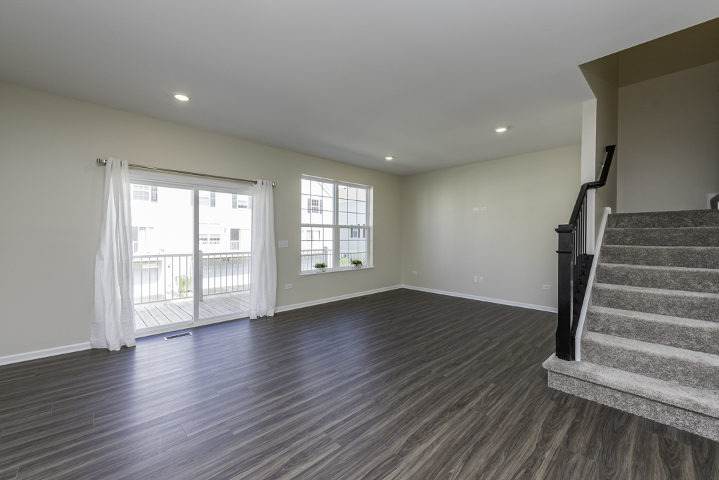 804 Neubauer Circle, Lindenhurst, IL 60046