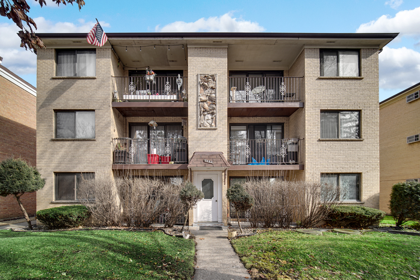 3853 N Narragansett Avenue #203, Chicago, IL 60634