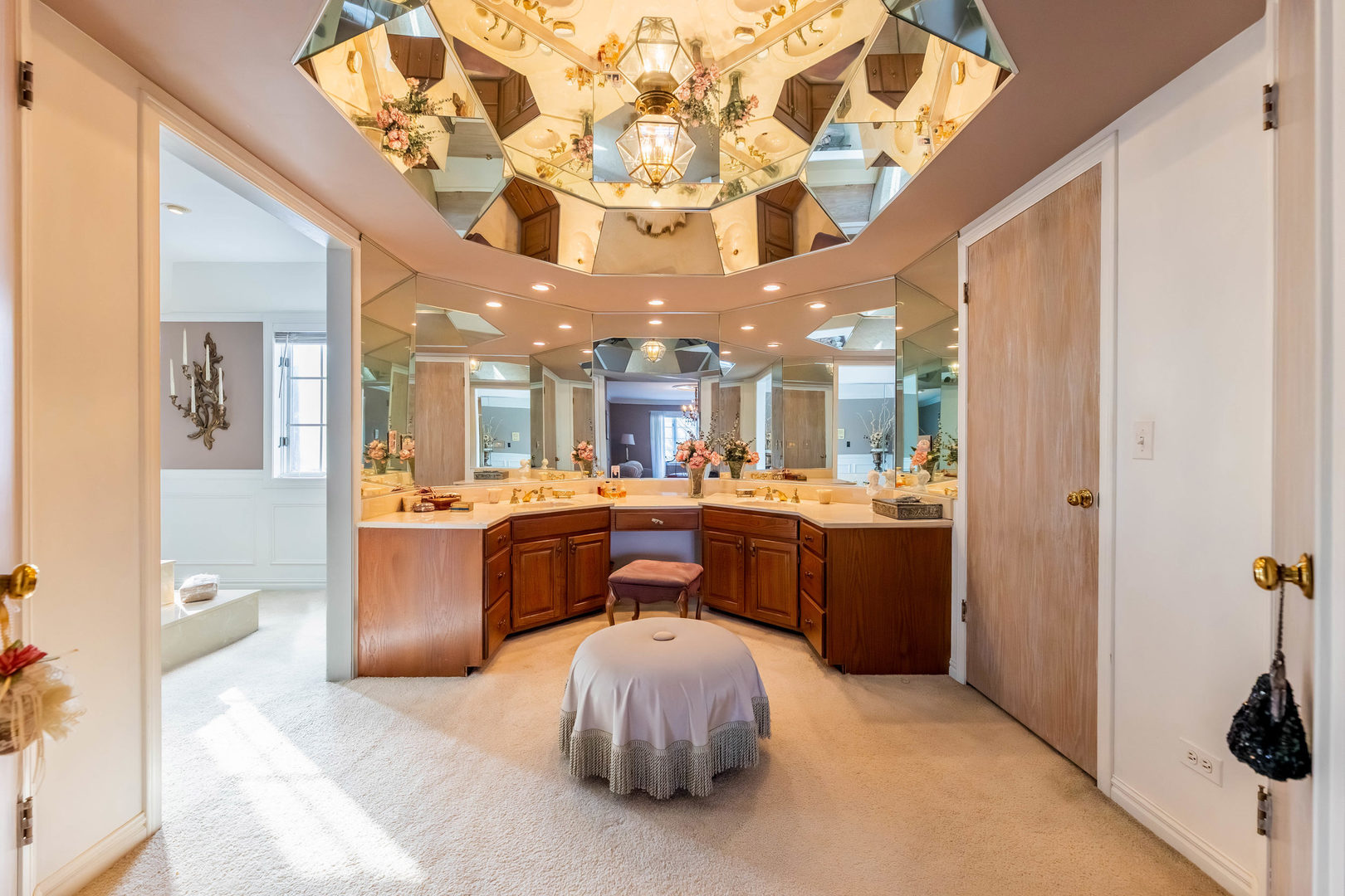 7624 Forest Hill Road, Burr Ridge, IL 60527