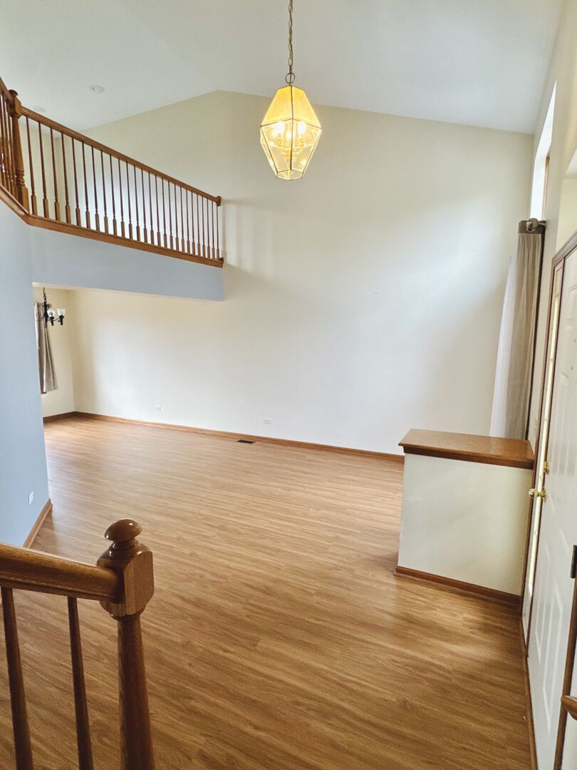 2016 Harrison Avenue, Mundelein, IL 60060