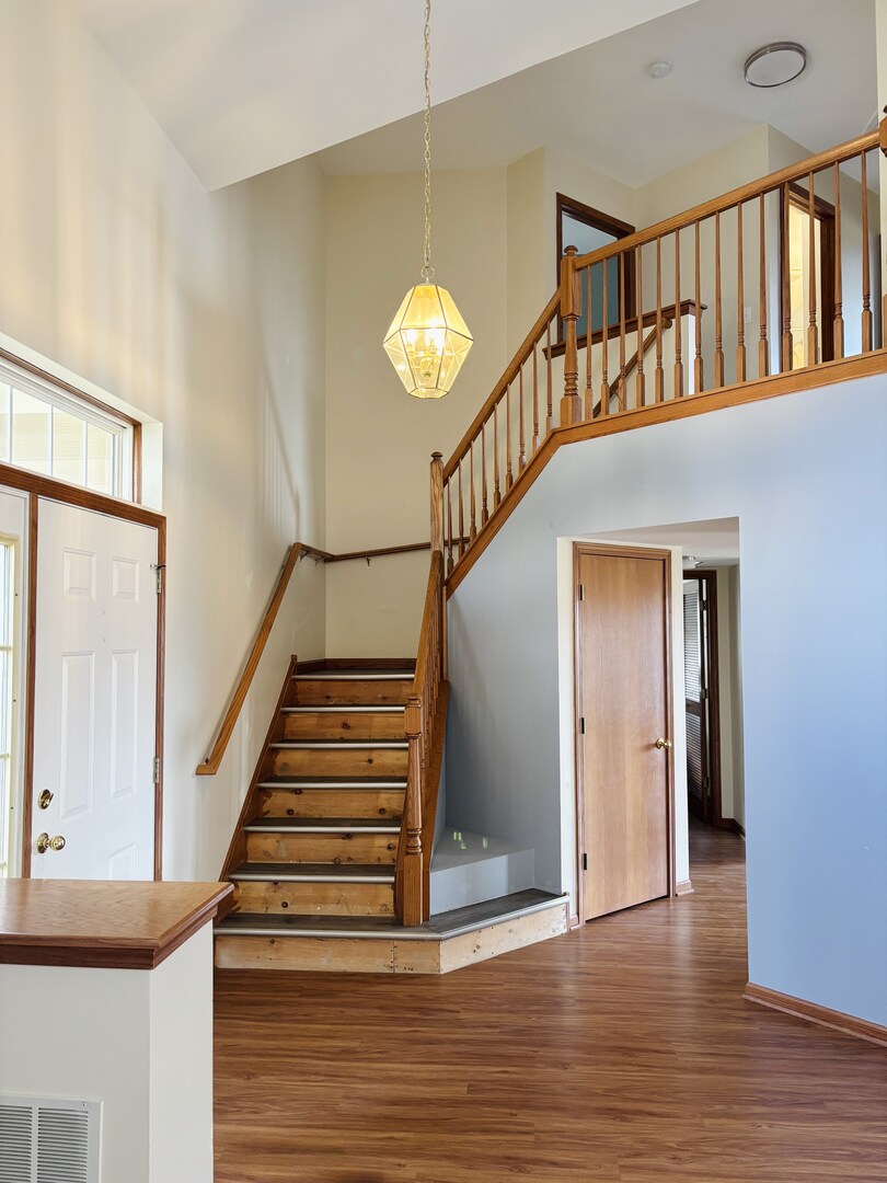 2016 Harrison Avenue, Mundelein, IL 60060