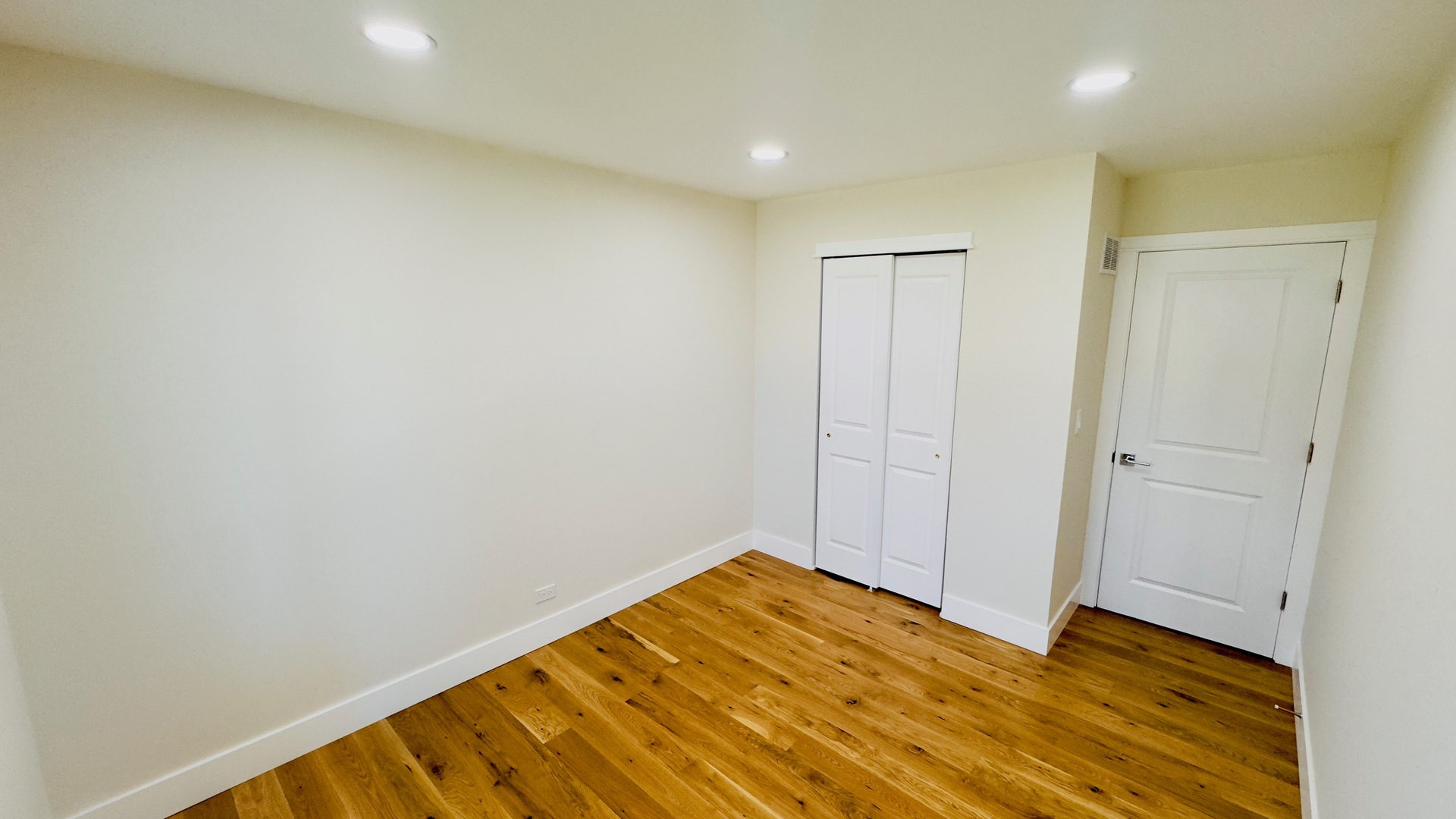 527 Northgate Road, Lindenhurst, IL 60046