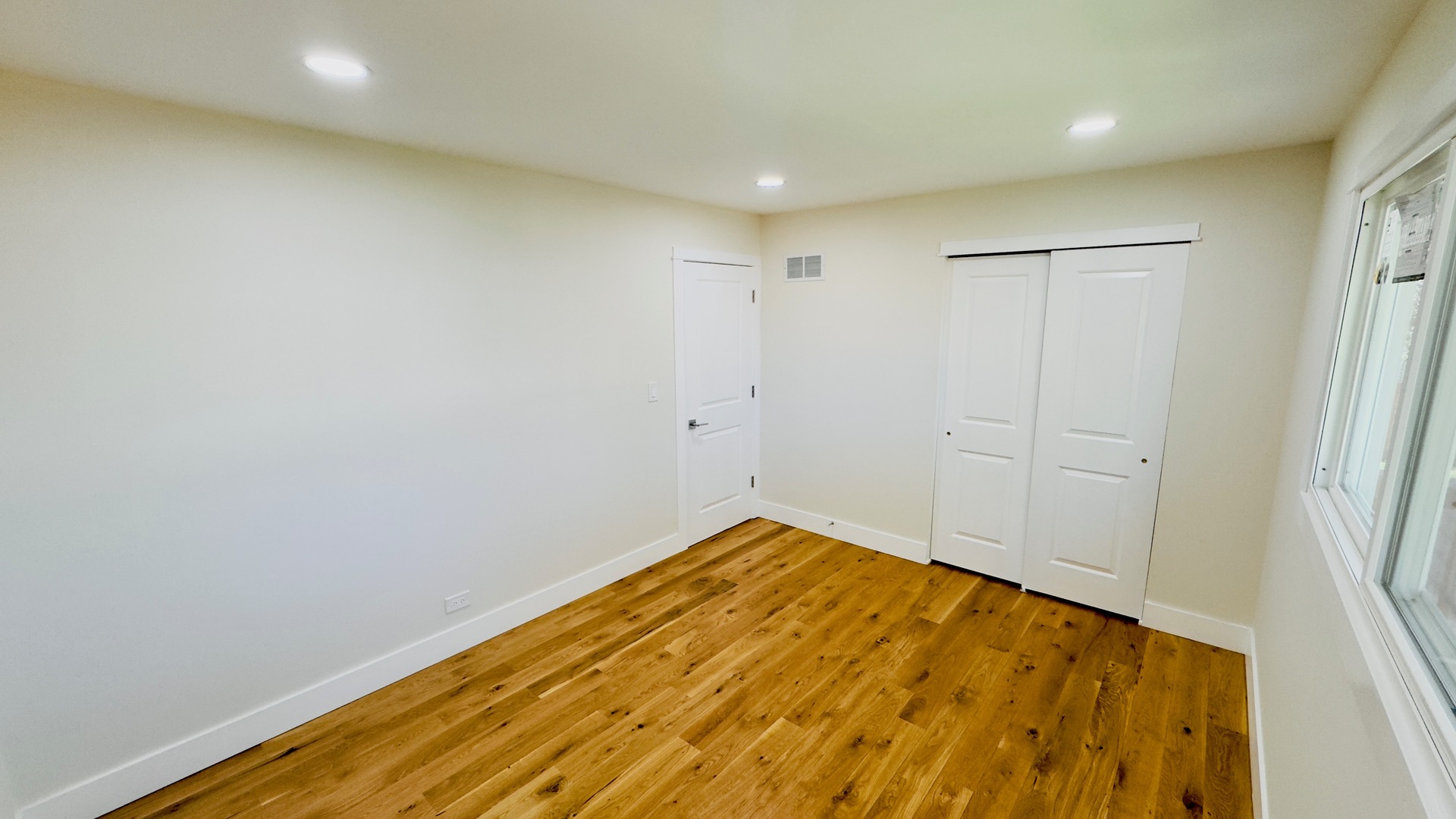 527 Northgate Road, Lindenhurst, IL 60046