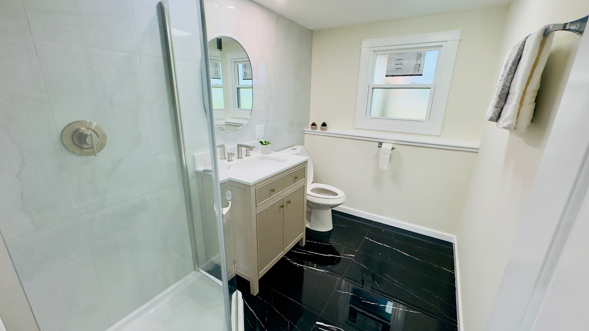 527 Northgate Road, Lindenhurst, IL 60046