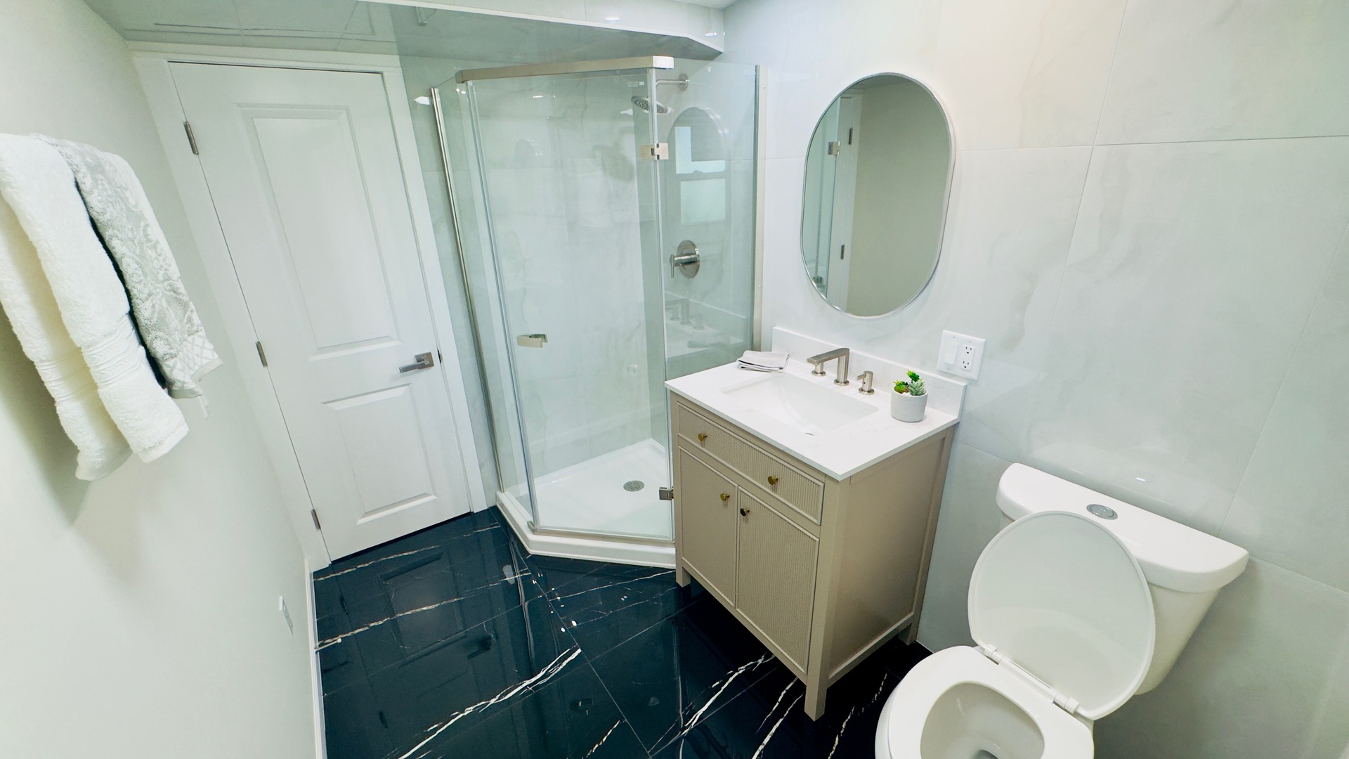 527 Northgate Road, Lindenhurst, IL 60046