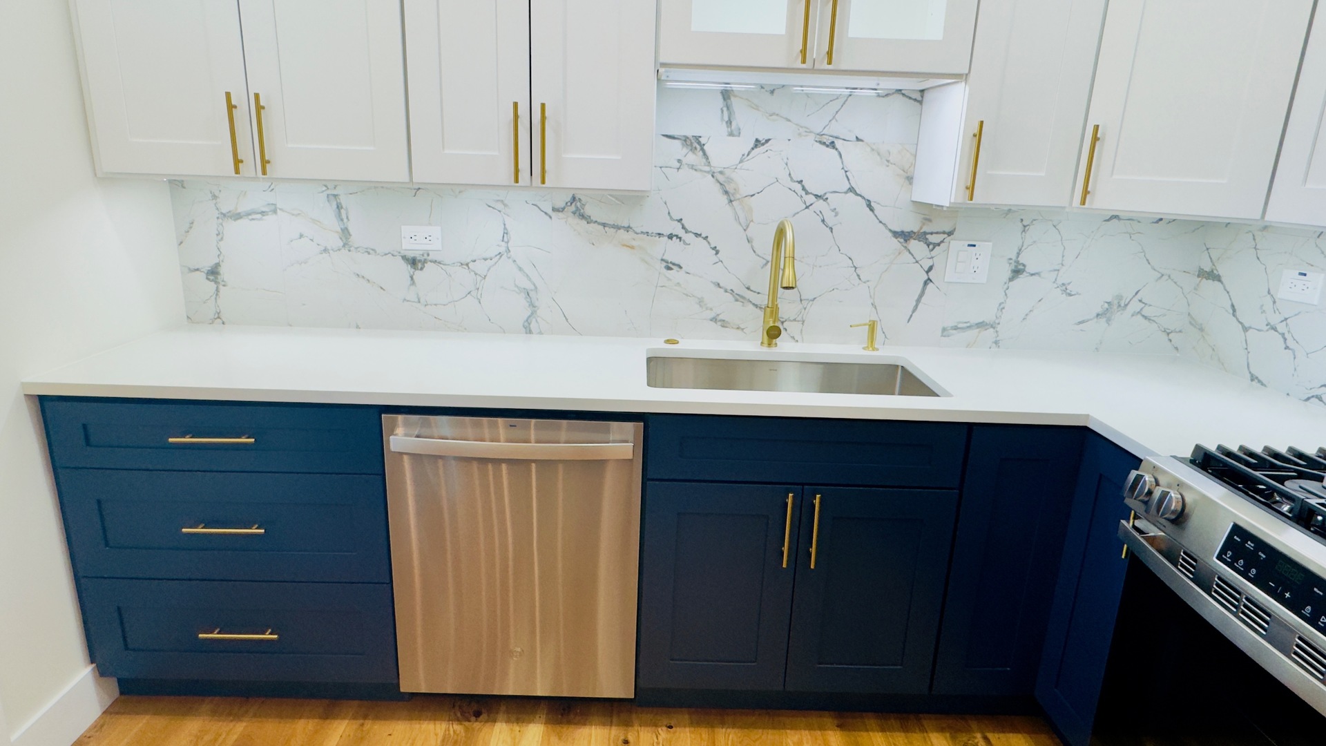 527 Northgate Road, Lindenhurst, IL 60046