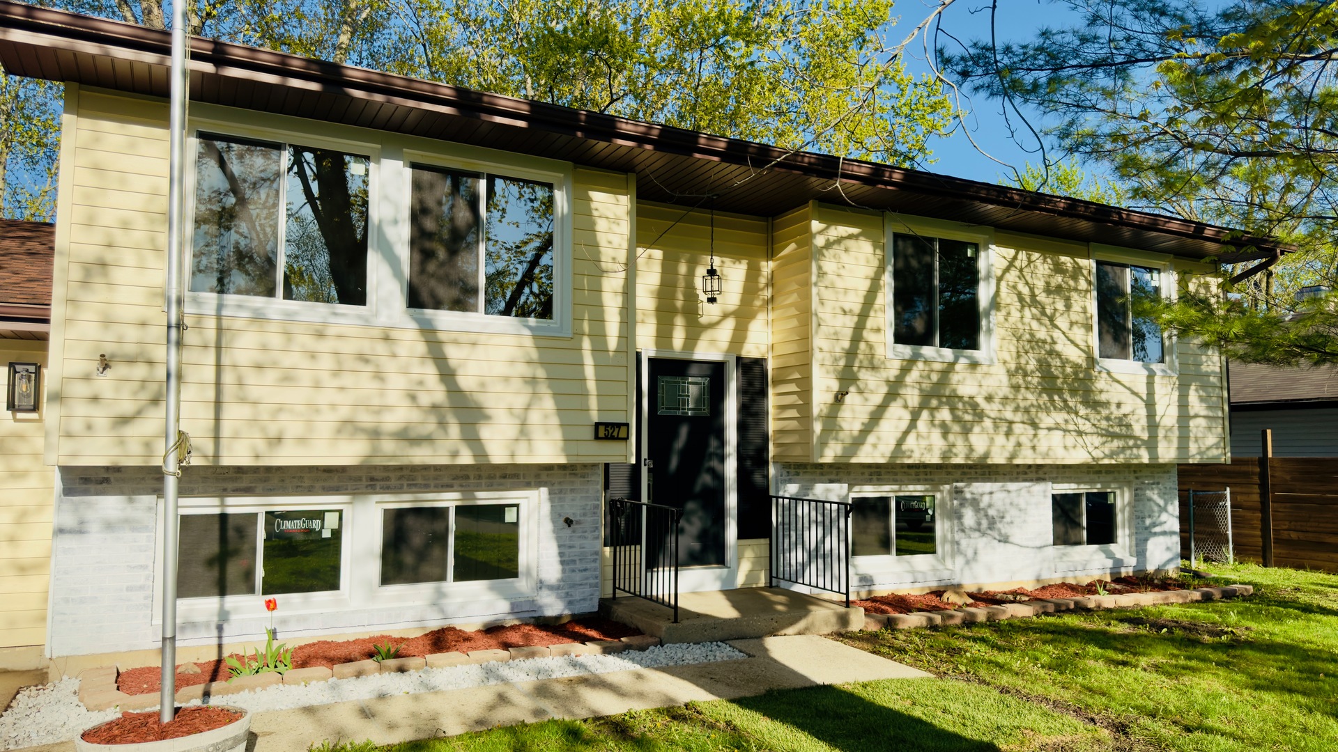 527 Northgate Road, Lindenhurst, IL 60046