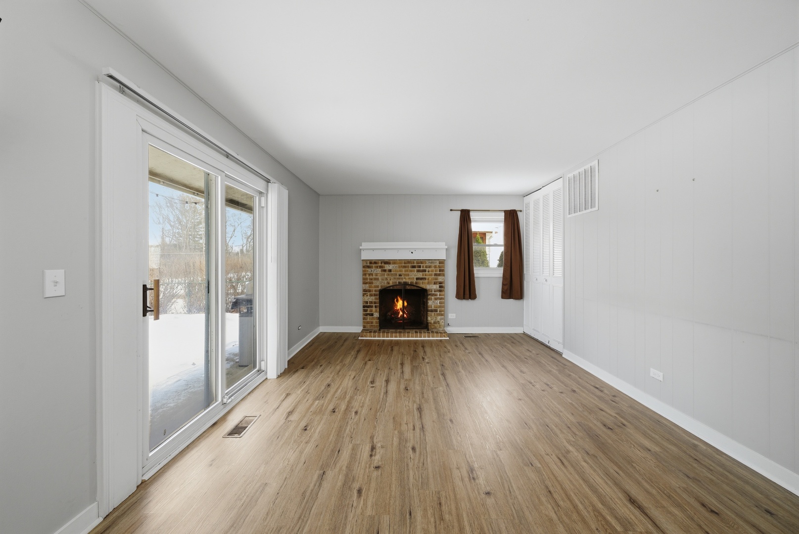 2612 Mitchell Drive, Woodridge, IL 60517