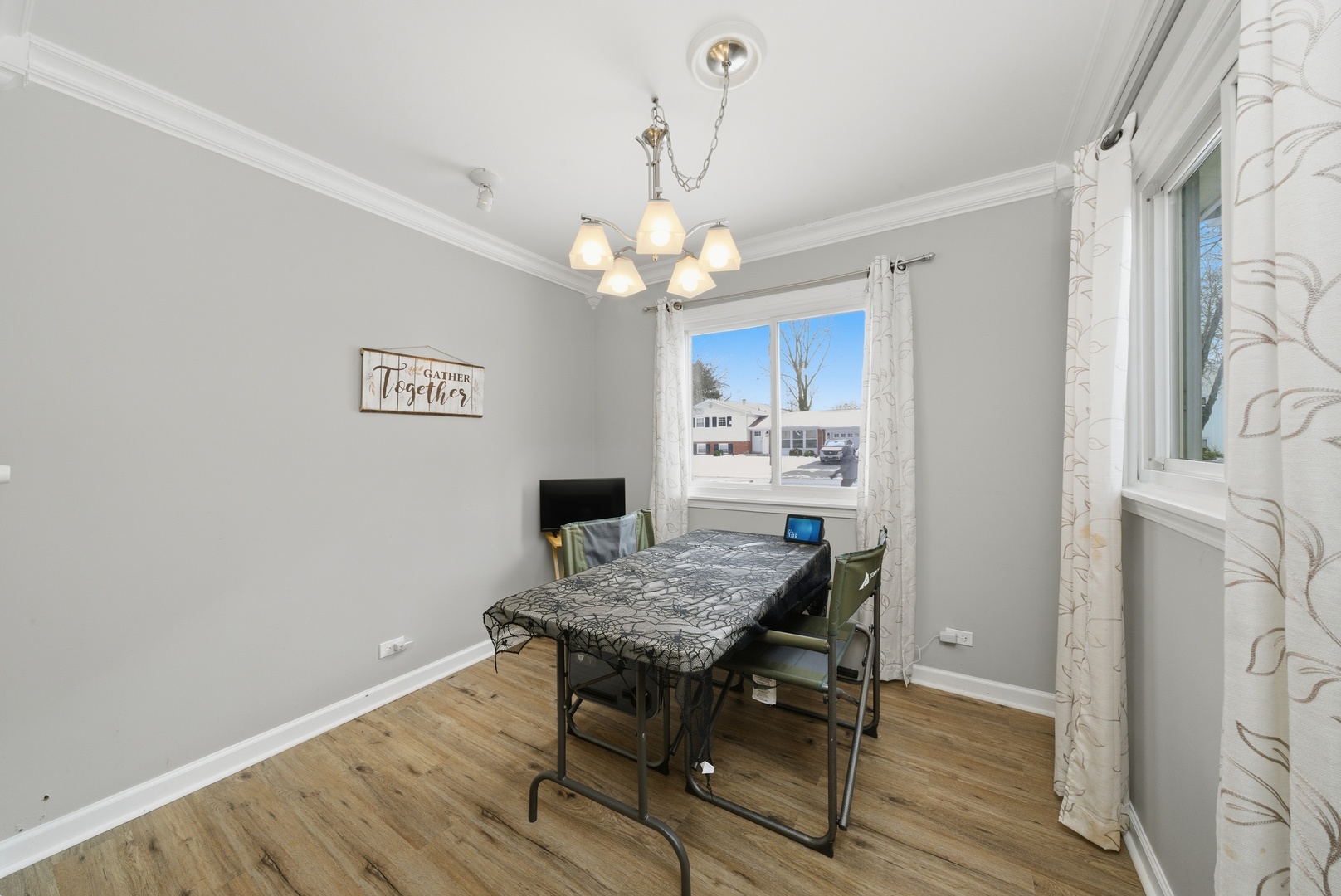 2612 Mitchell Drive, Woodridge, IL 60517