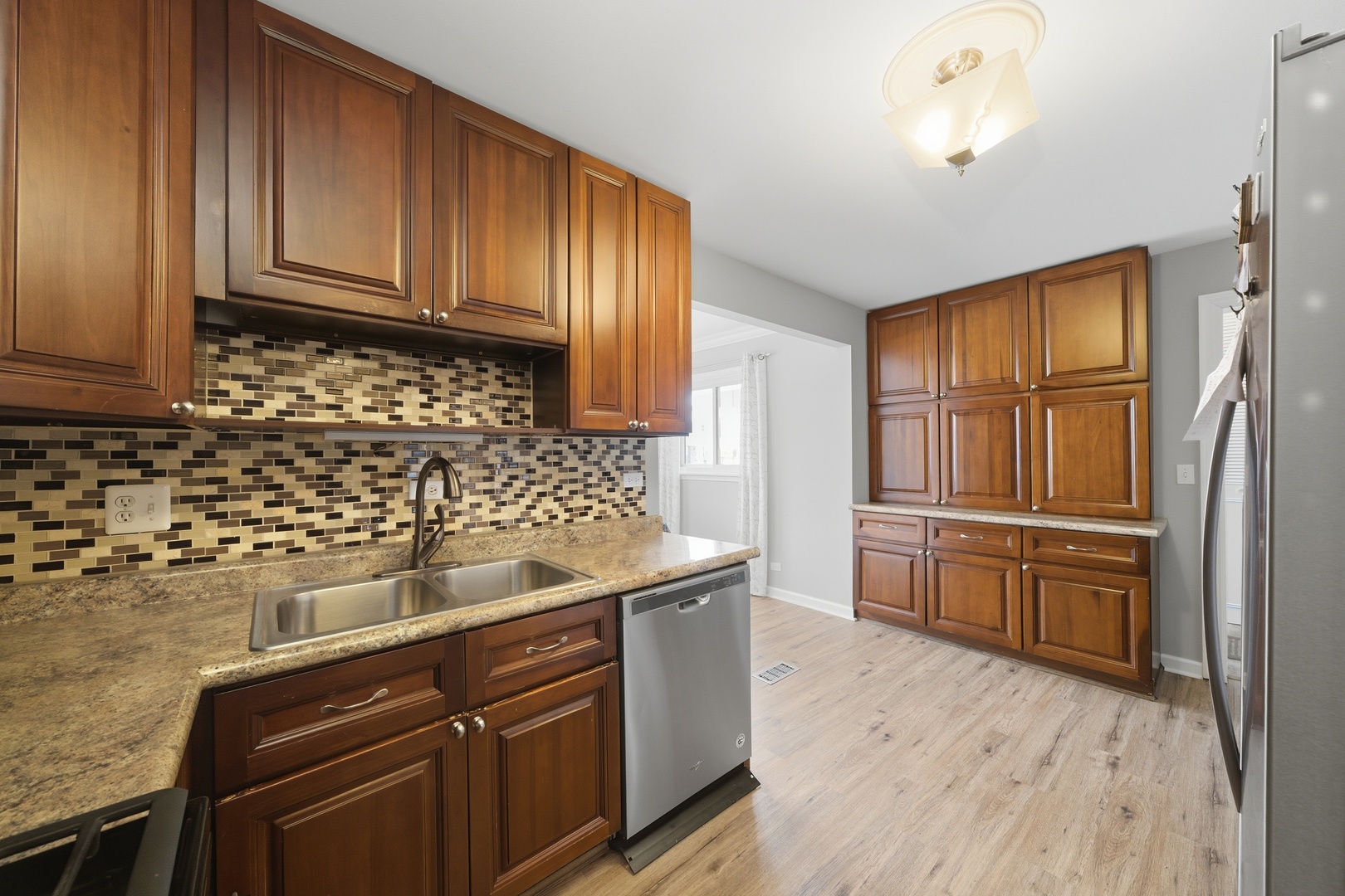 2612 Mitchell Drive, Woodridge, IL 60517