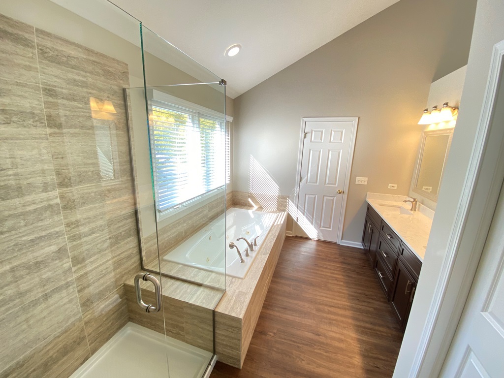 2428 Ridgewood Court, Aurora, IL 60502