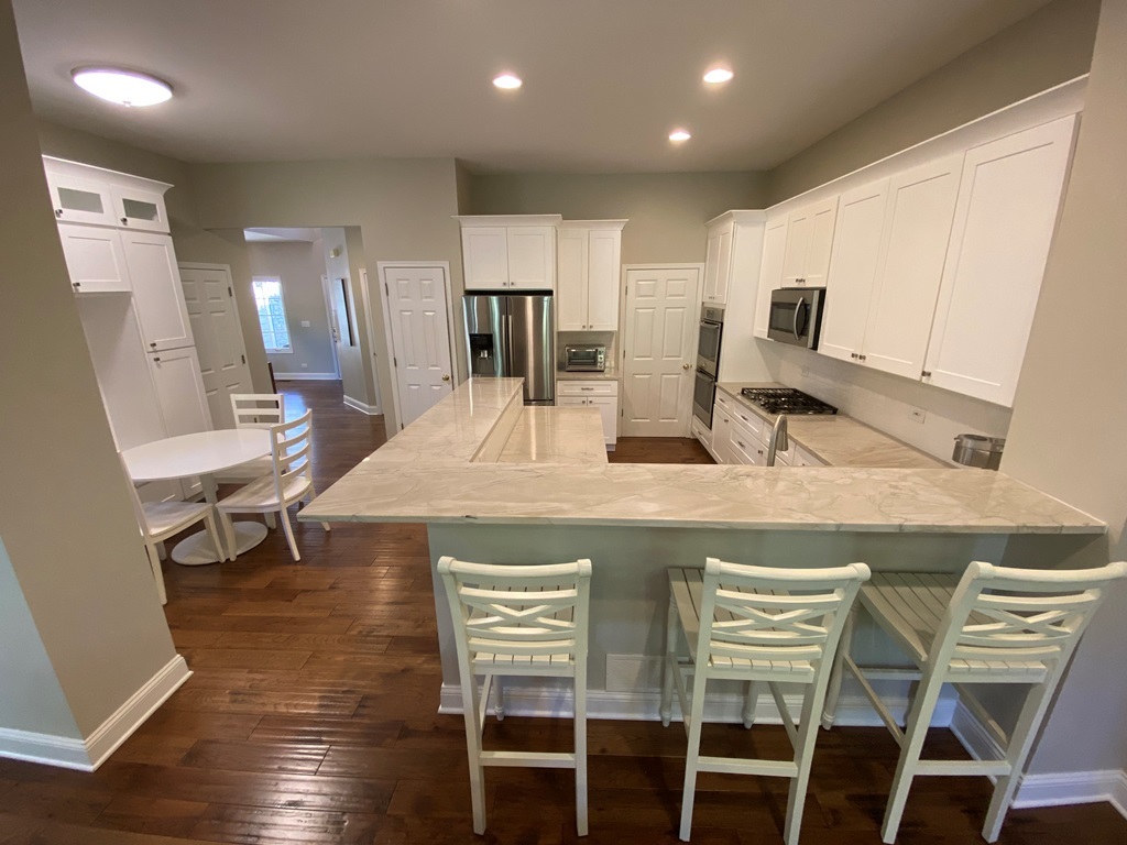 2428 Ridgewood Court, Aurora, IL 60502