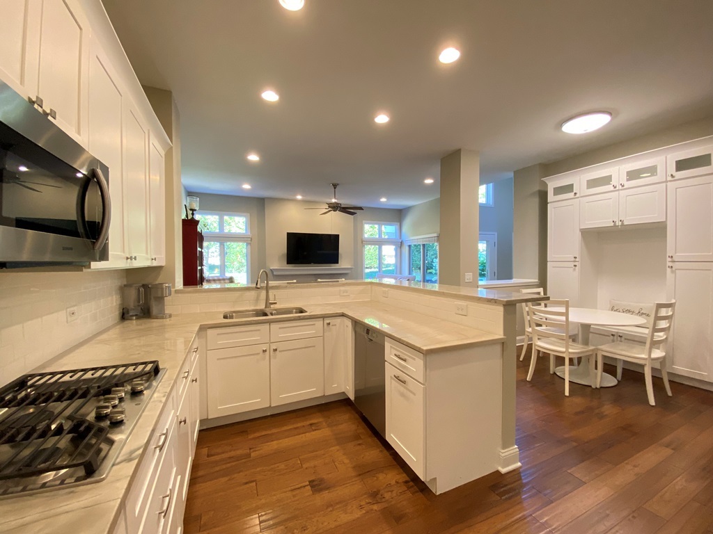 2428 Ridgewood Court, Aurora, IL 60502